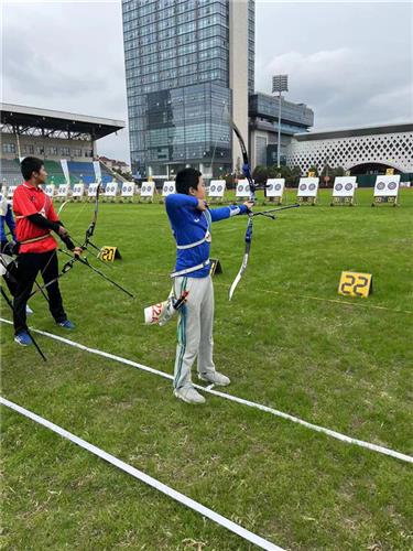 我市首支青少年射箭队 备战自治区锦标赛(图1) 我市首支青少年射箭队 备战自治区锦标赛