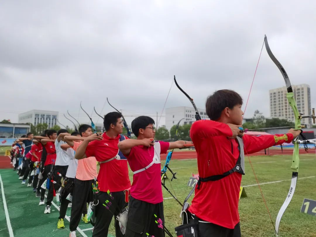 “弓上无箭 心中有箭” 这家俱乐部将射箭课堂“搬”回家(图1) “弓上无箭 心中有箭” 这家俱乐部将射箭课堂“搬”回家