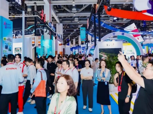 2025两个博览会再掀体育热潮 超78万人次走进展会(图1)