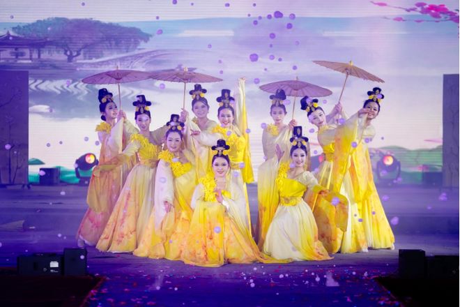 变脸吐火、杂技等表演轮番登场济南方特“国风盛典”即将启幕!(图4)