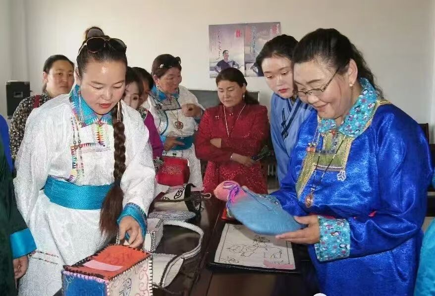 少年学非遗 文脉润草原——西乌珠穆沁旗解锁传承新方式(图2)