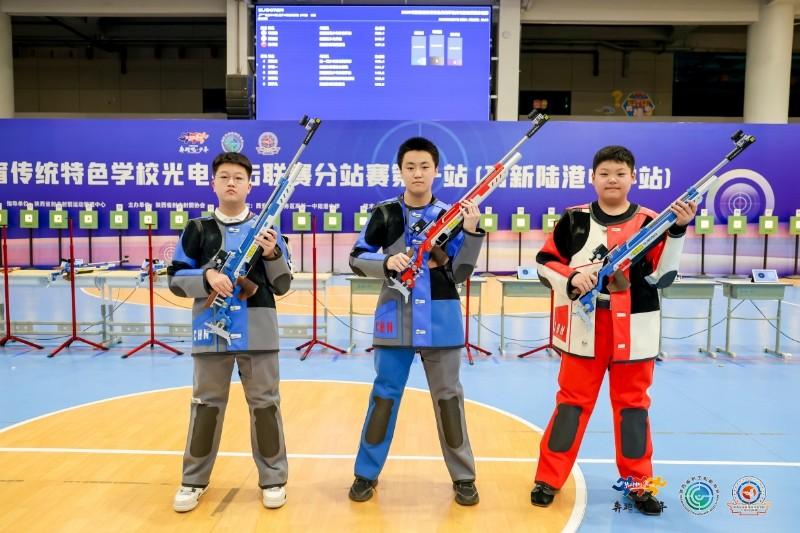 【他说两会】外媒：特殊时期的中国两会对世界恢复发展信心意义重大