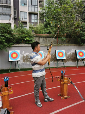 依法查处社会智库违反社会组织相关法律法规行为