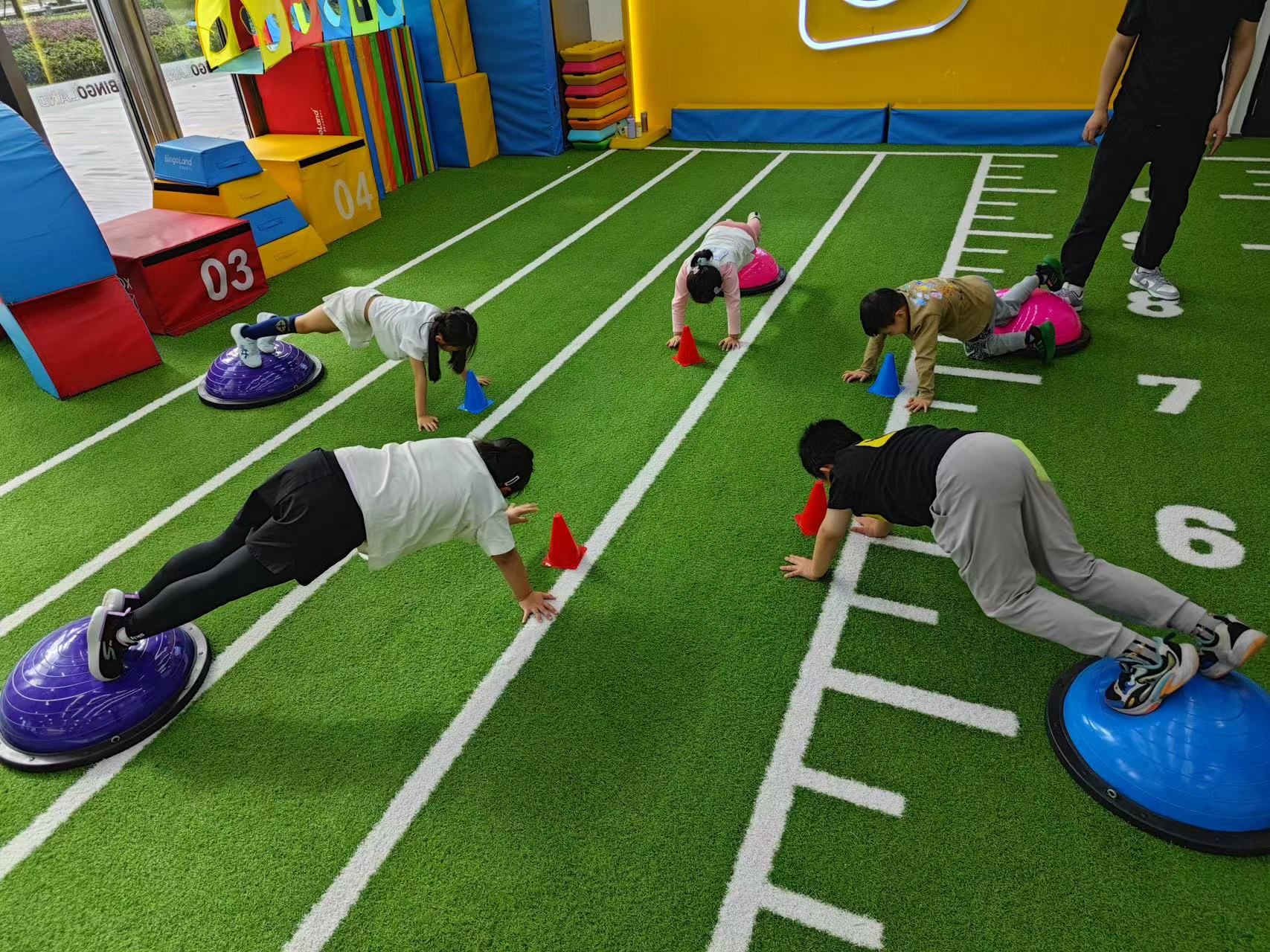 三色纽带牵“足”梦共育阳光好体能