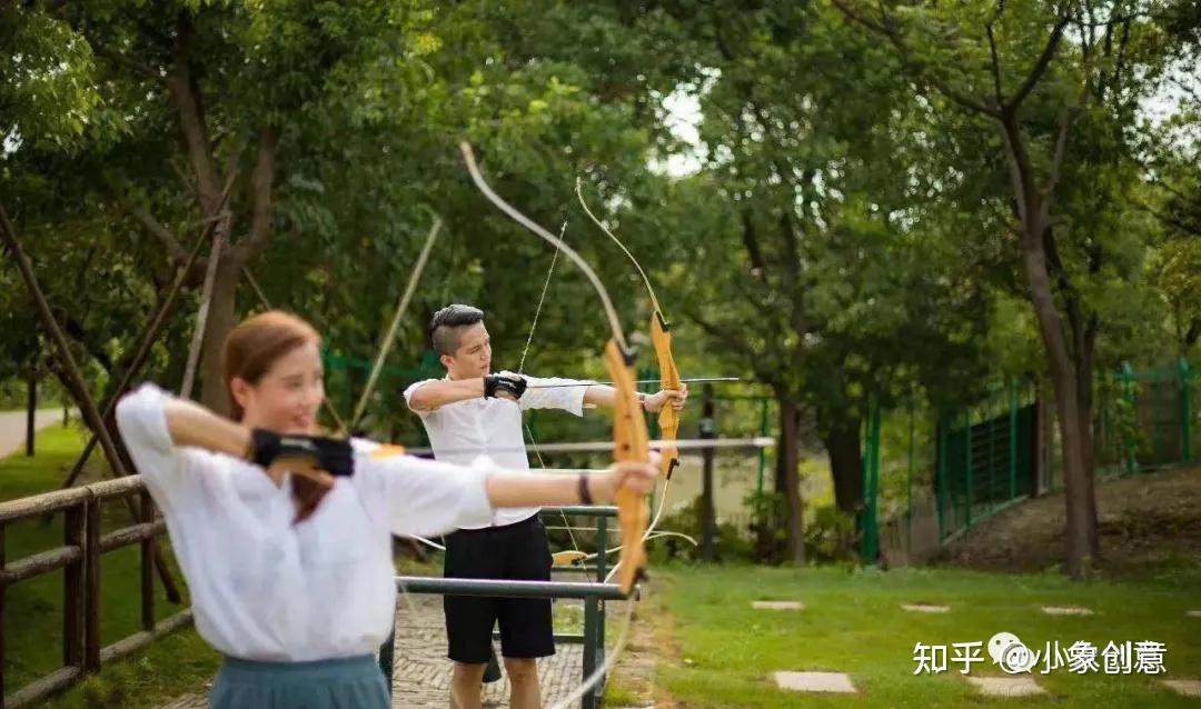 雪原驰骋展豪情 锡林浩特蒙古马超级联赛热情开赛(图1) 雪原驰骋展豪情 锡林浩特蒙古马超级联赛热情开赛