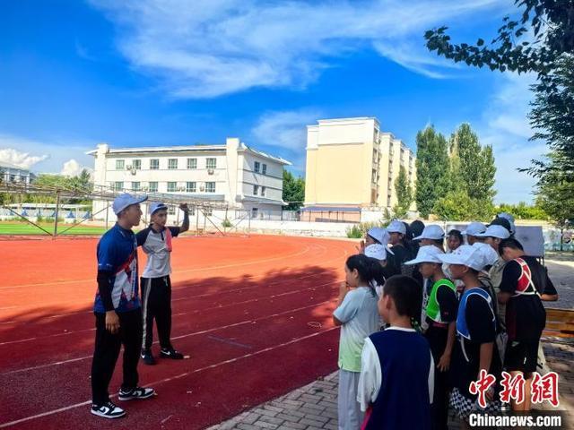 新疆伊犁射箭少年:愿梦想“正中靶心”(图2)