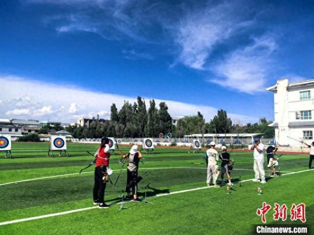 新疆伊犁射箭少年:愿梦想“正中靶心”(图1)
