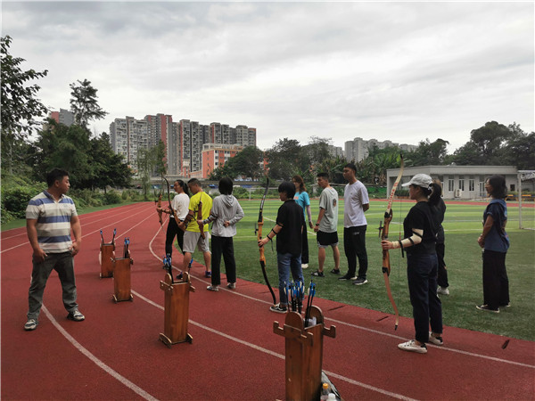 射箭进校园 杭州下沙中学体教结合成典范
