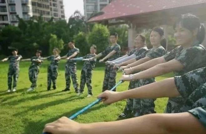 两天拓展(攻防箭 世界球 杯子舞 动力绳圈 古城魅影 野炊 皮划艇)(图4)