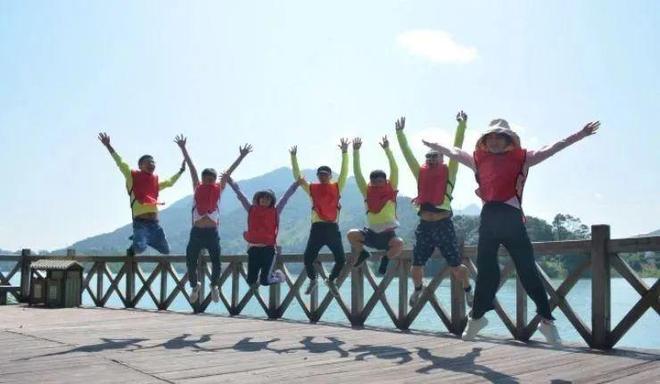 两天拓展(攻防箭 世界球 杯子舞 动力绳圈 古城魅影 野炊 皮划艇)(图12)