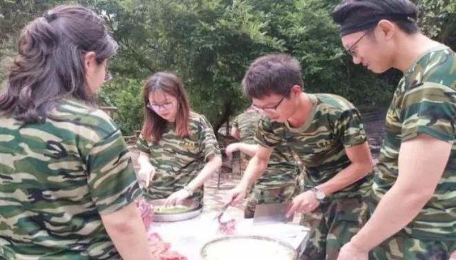 两天拓展(攻防箭 世界球 杯子舞 动力绳圈 古城魅影 野炊 皮划艇)(图13)