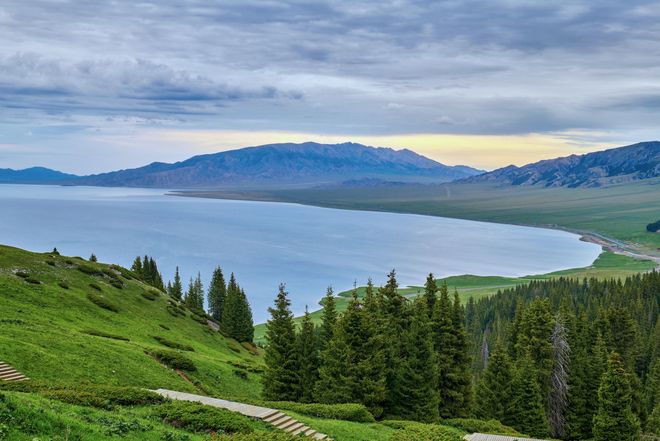 新疆伊犁阿勒泰8日游报团价格解析伊犁八天七晚旅游跟团路线(图4)