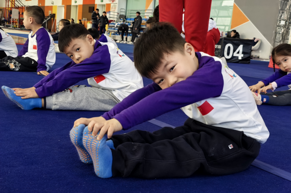 天津市第三届少年儿童体育节暨2025年天津市青少年体操项目冬季精英训练营开幕(图3)