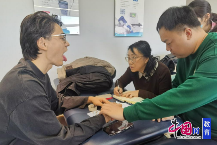 护航亚冬盛会 成都体育学院助力谱写冰雪荣耀新篇章(图2)