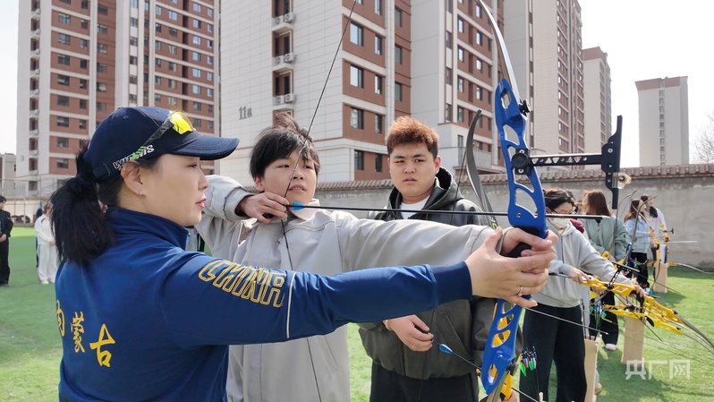 高校射箭选修课受热捧 女生占比超八成(图1)