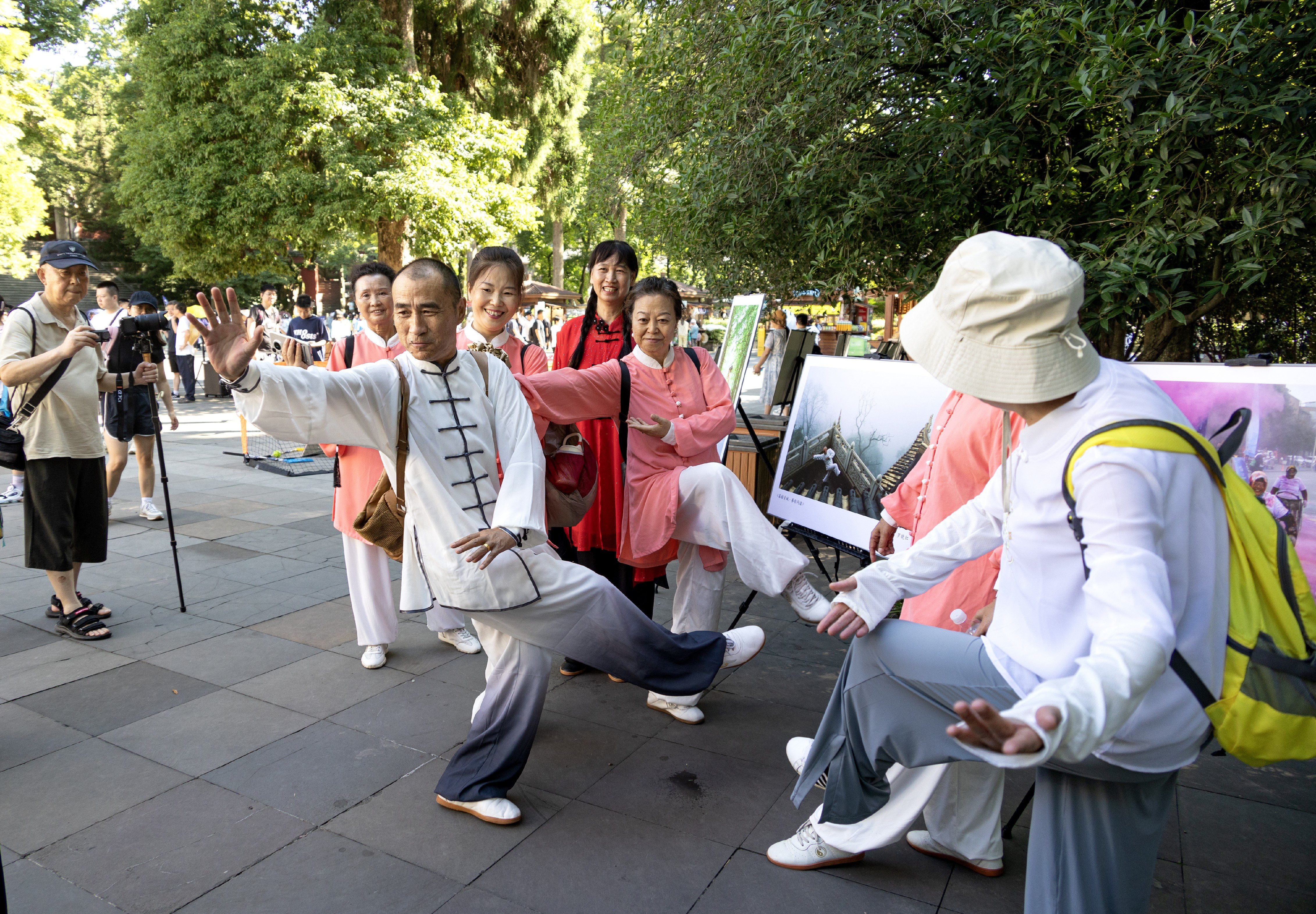 “艺”起迎世运・万千气象新主题摄影展启幕 镜头下的都江堰邀您共赏(图9)
