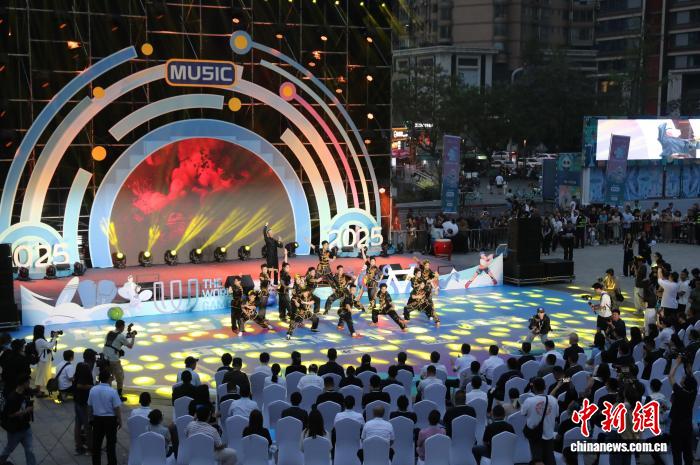 成都世运会)世运会遇上全民健身日 体育让生活更美好(图1)