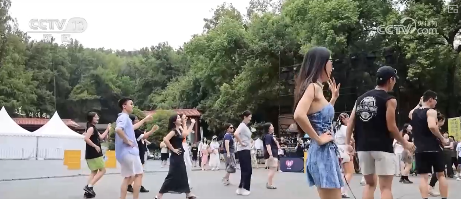 “清爽”文旅燃动暑期“热”经济 “网红”项目激活“逗留型旅游”活力(图4)