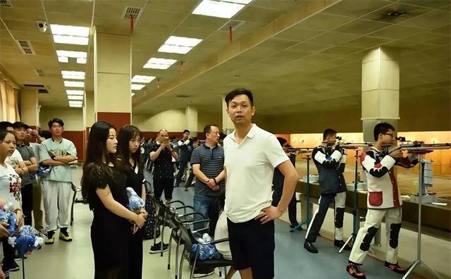 温州穷小子雅典一枪封神2000块择校费差点压垮奥运冠军北京痛哭退役后他带出了杨倩(图2)